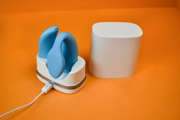 We-Vibe Chorus charging
