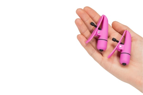 Vibrating nipple clamps