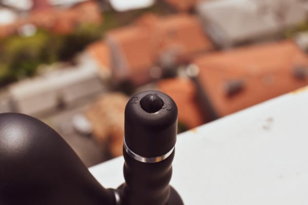 Pulsante vibratore per capezzoli