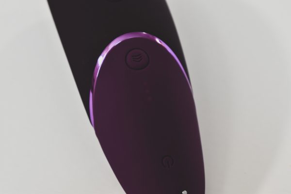 Womanizer Next pleasure button