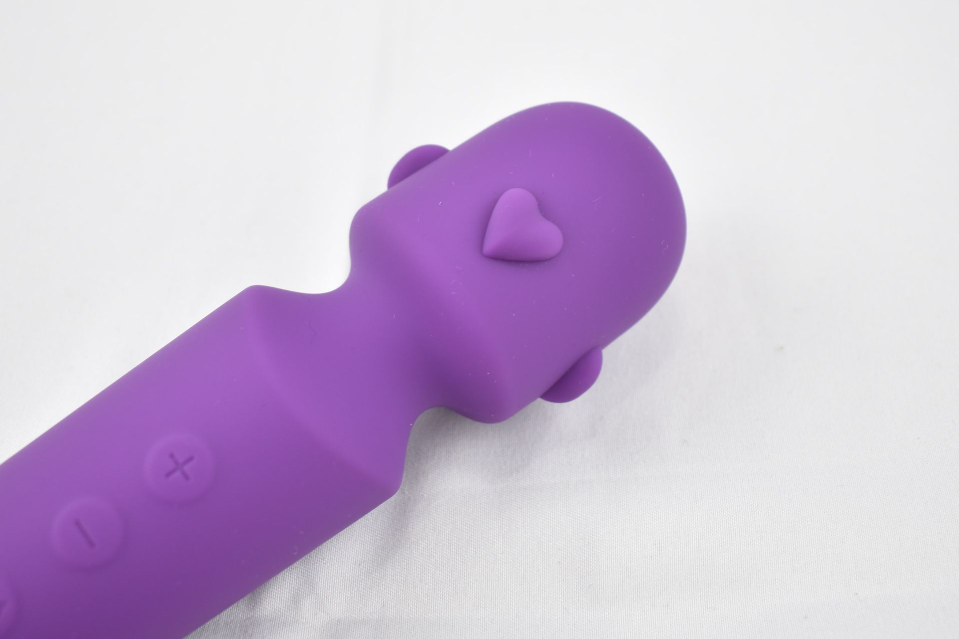 Session Heart Wand Vibrator’s heart notches