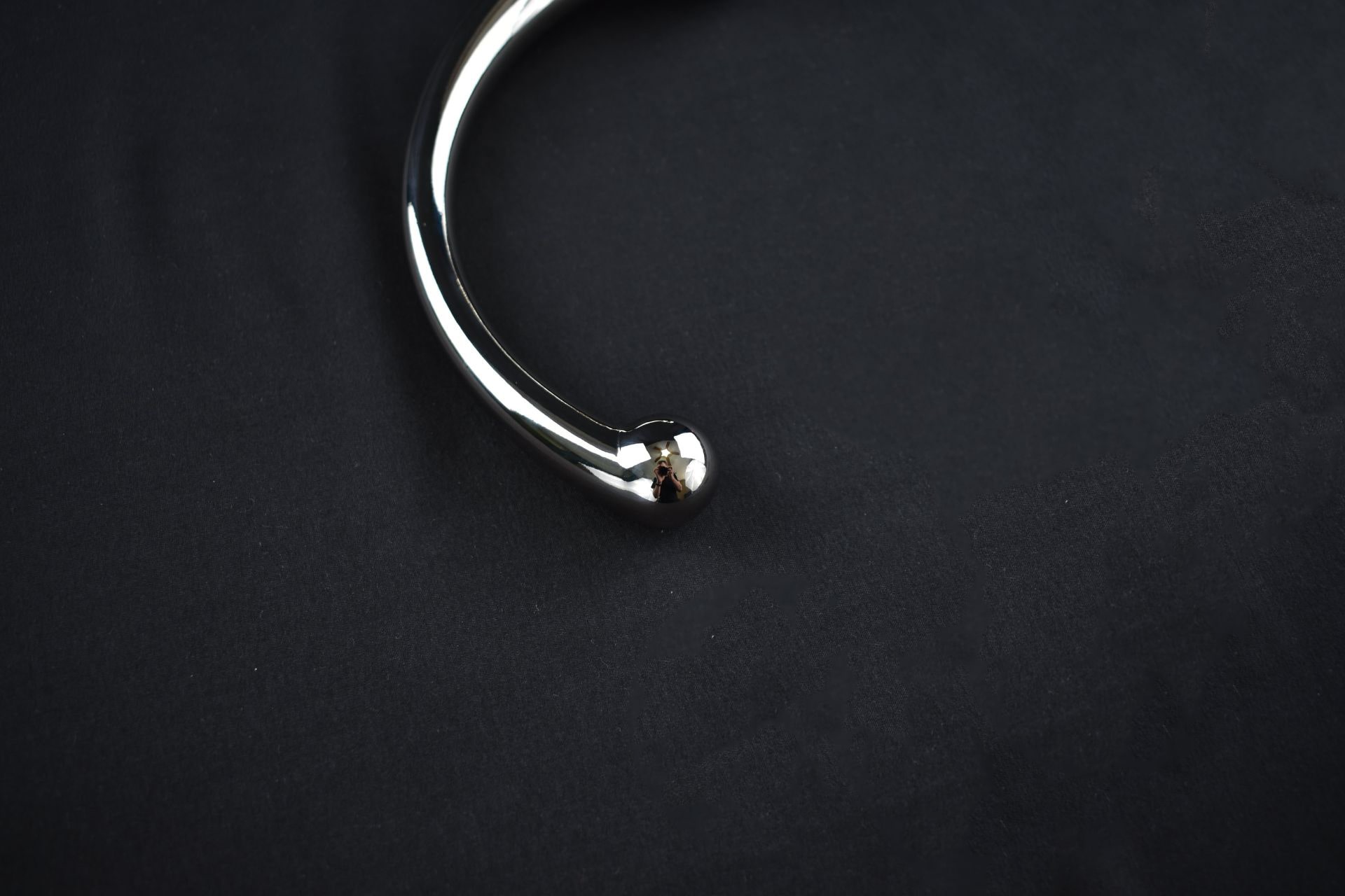 Bottom part of Funzze Double-ended Stainless Steel Dildo -min
