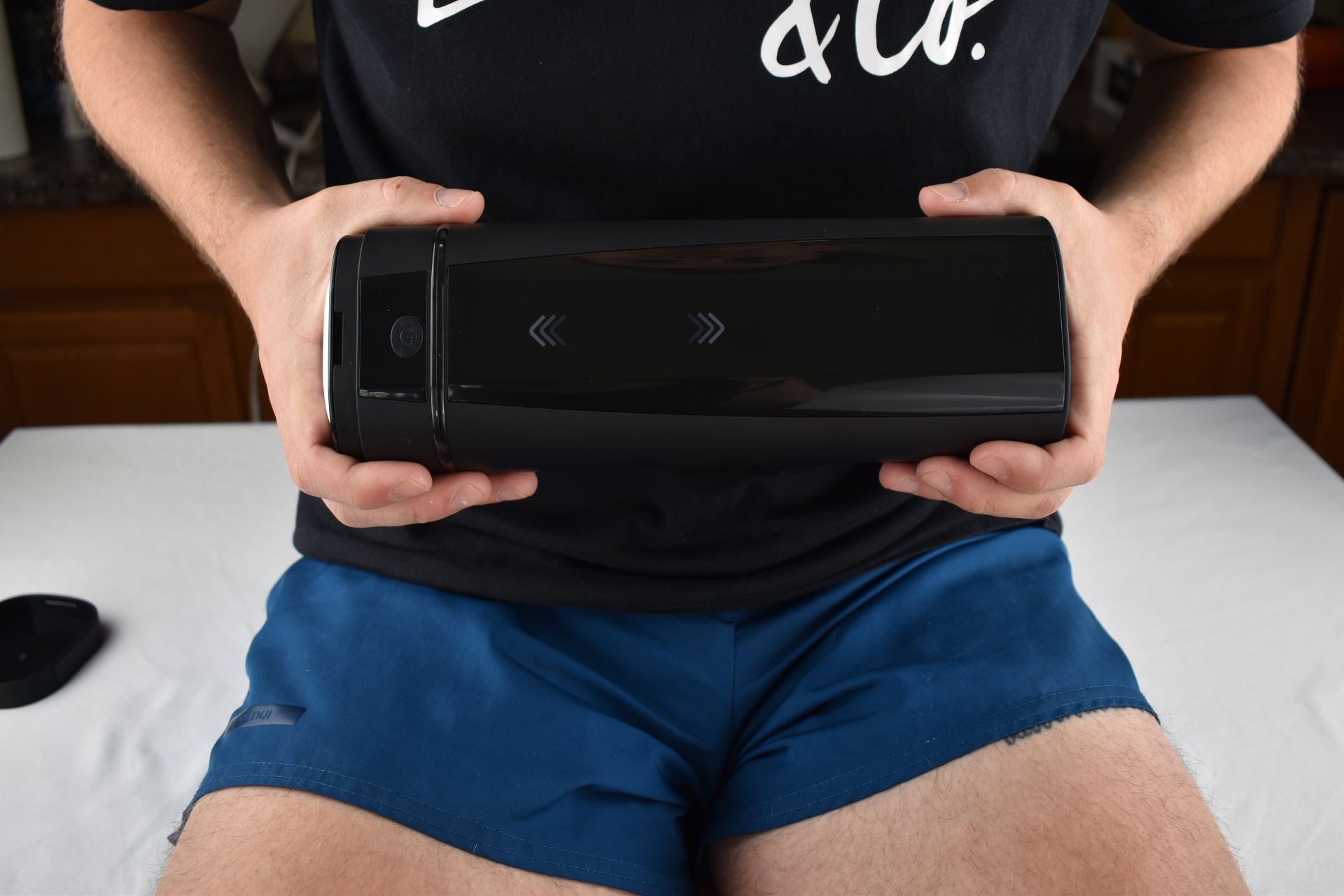 Kiiroo Onyx+ in my hands
