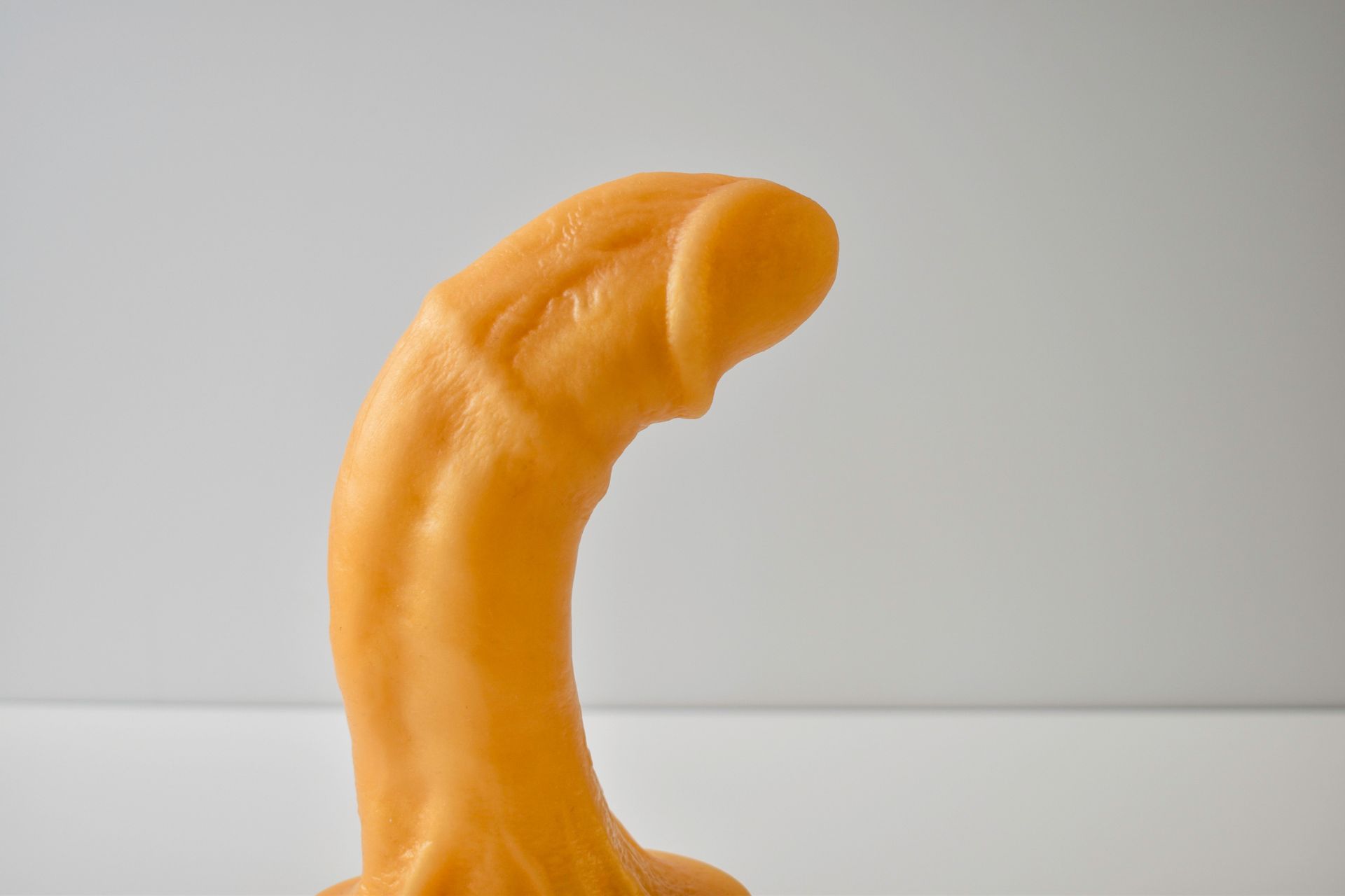 Hook Dildo Curve