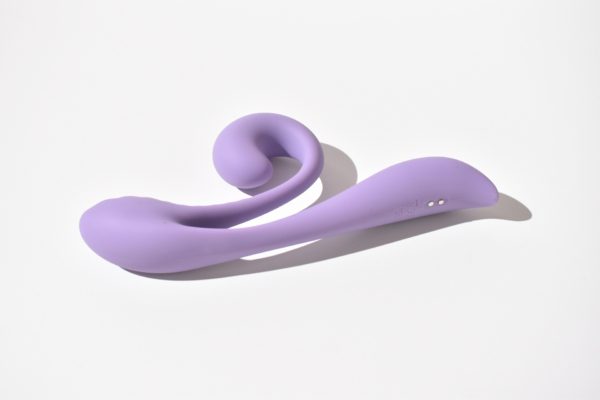 Tracy’s Dog Junibel dual stimulation toy