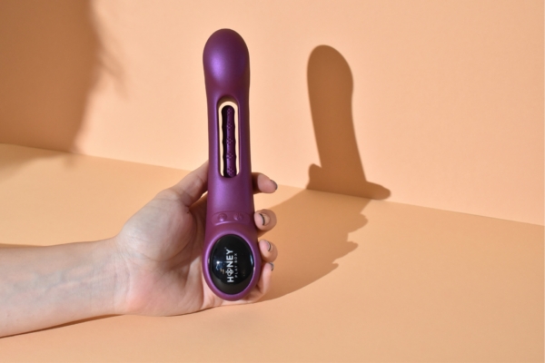 Hand holding Honey Play Box Tempo