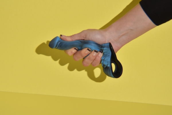 hand squeezing Nothosaur Gocapa