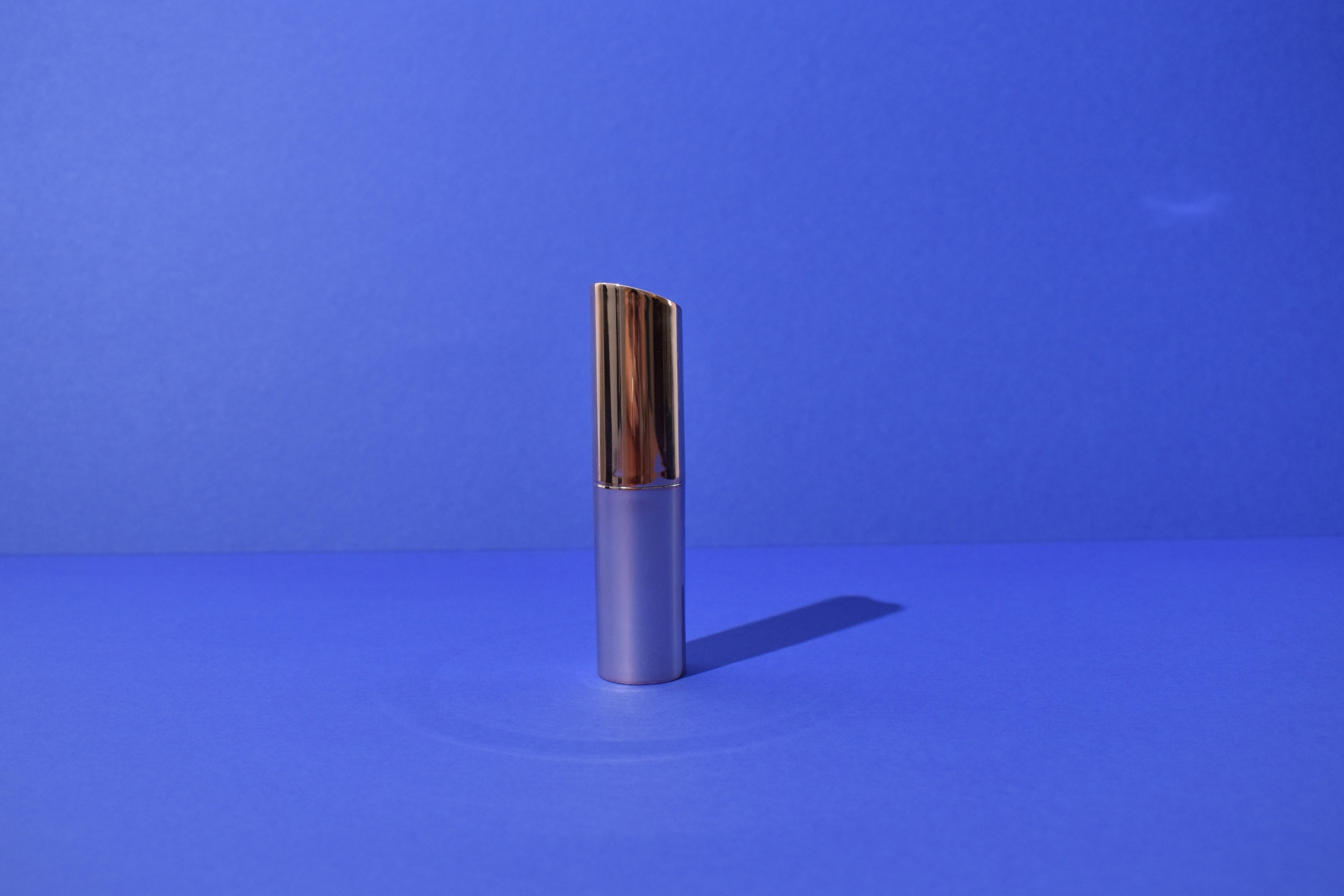 s hande betty lipstick vibrator closed