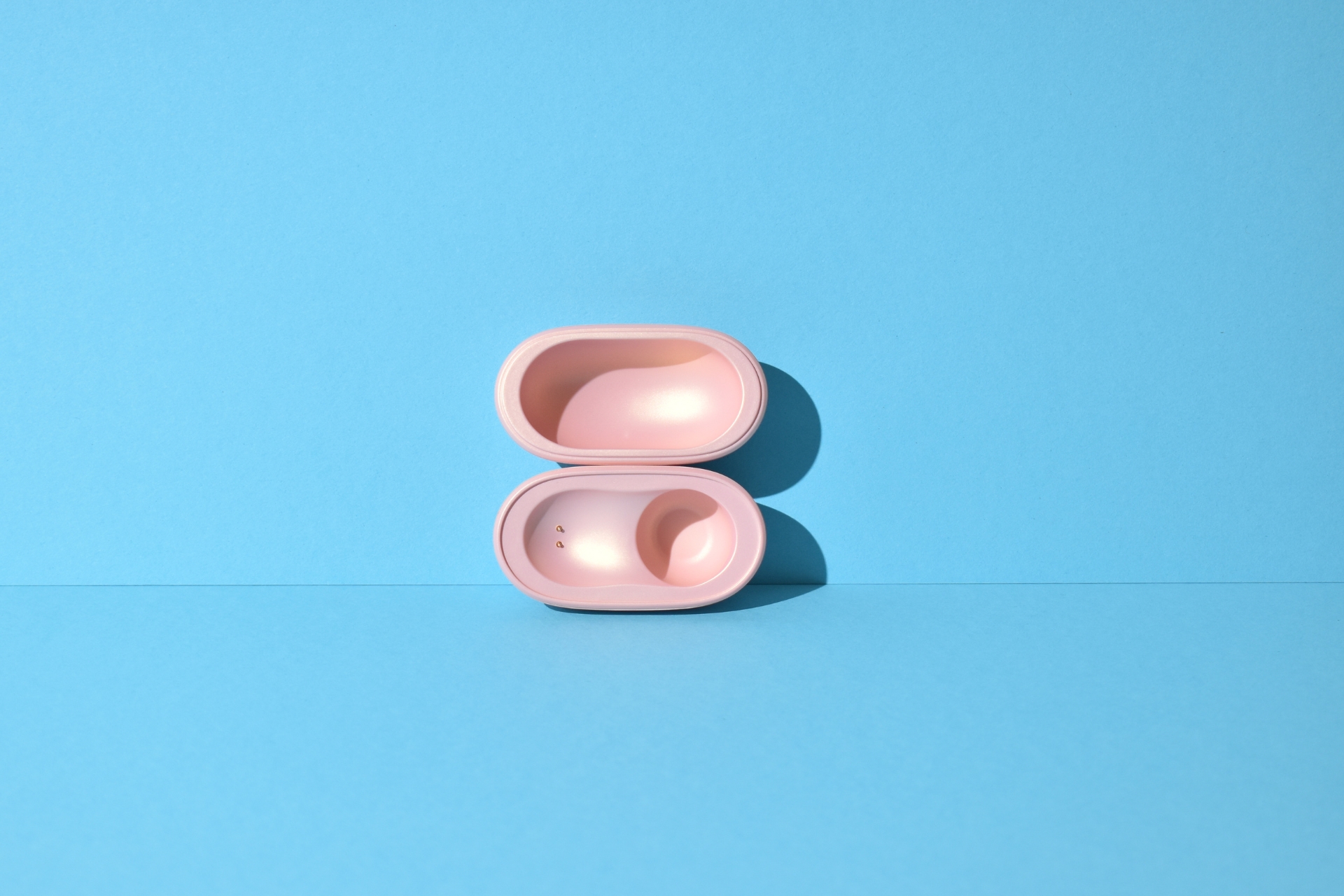 S HANDE Mini Earbud case opened