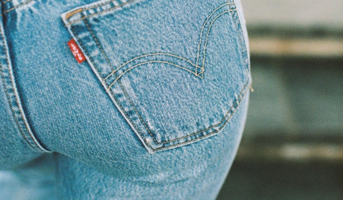 Ass in Levis Blue Jeans