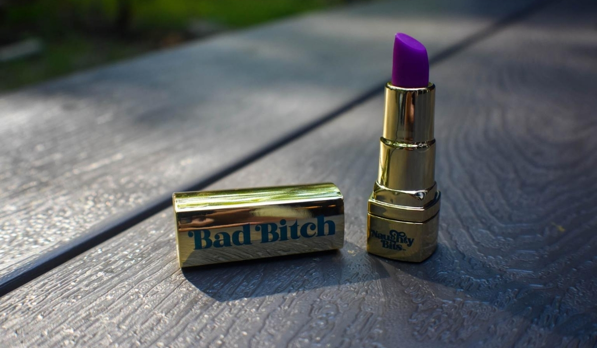 Bad bitch lipstick vibrator