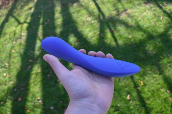 We-Vibe Rave 2 in my hand