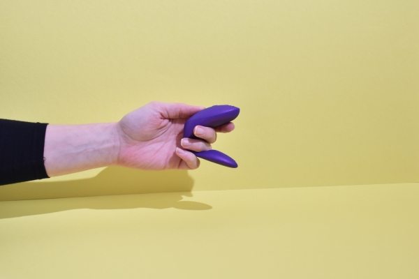 hand showing We-Vibe Chorus Pro